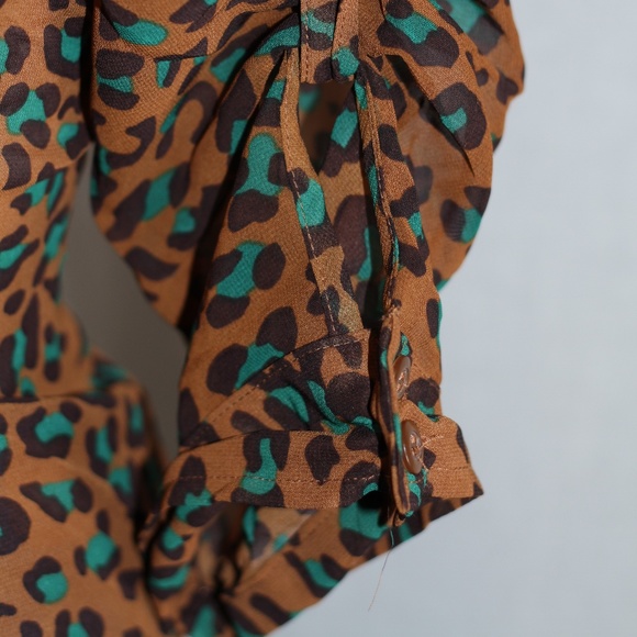 Leopard Crop Top - Picture 7 of 15